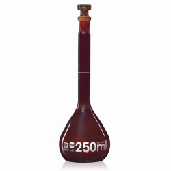 Messkolben, Boro 3.3, Klasse A, braun, mit Glasstopfen, inkl. USP-Einzelzertifikat