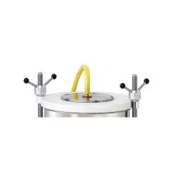 Cover with wide spreading spray diffuser