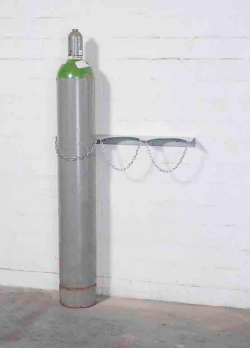 Gas bottle wall mounting for 3x230er gas bottles