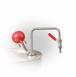 Hand pump for solutions