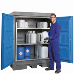 Hazardous substance depot PE with shelf system 1560x1080x1980
