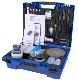 <i>VISOCOLOR<sup>®</sup> </i>Analysenkoffer und Photometer