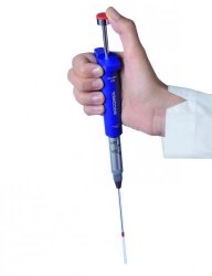 Positive displacement pipettes