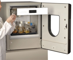 Culture drawer, (height adjustable) prevents plates from drying