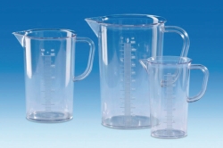 Messbecher mit Griff, SAN, erhabene Skala